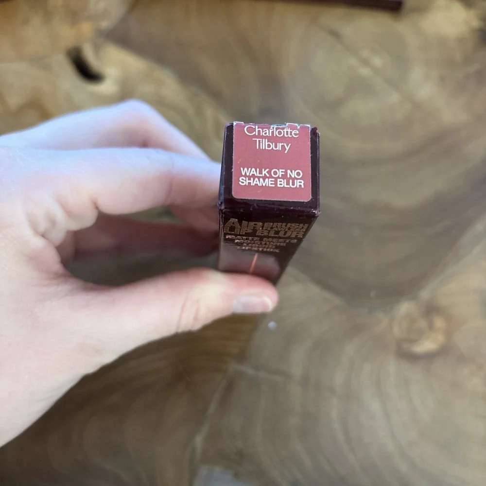 CHARLOTTE TILBURY AIRBRUSH LIP BLUR LIQUID LIPSTICK -WALK OF NO SHAME BLUR .22oz